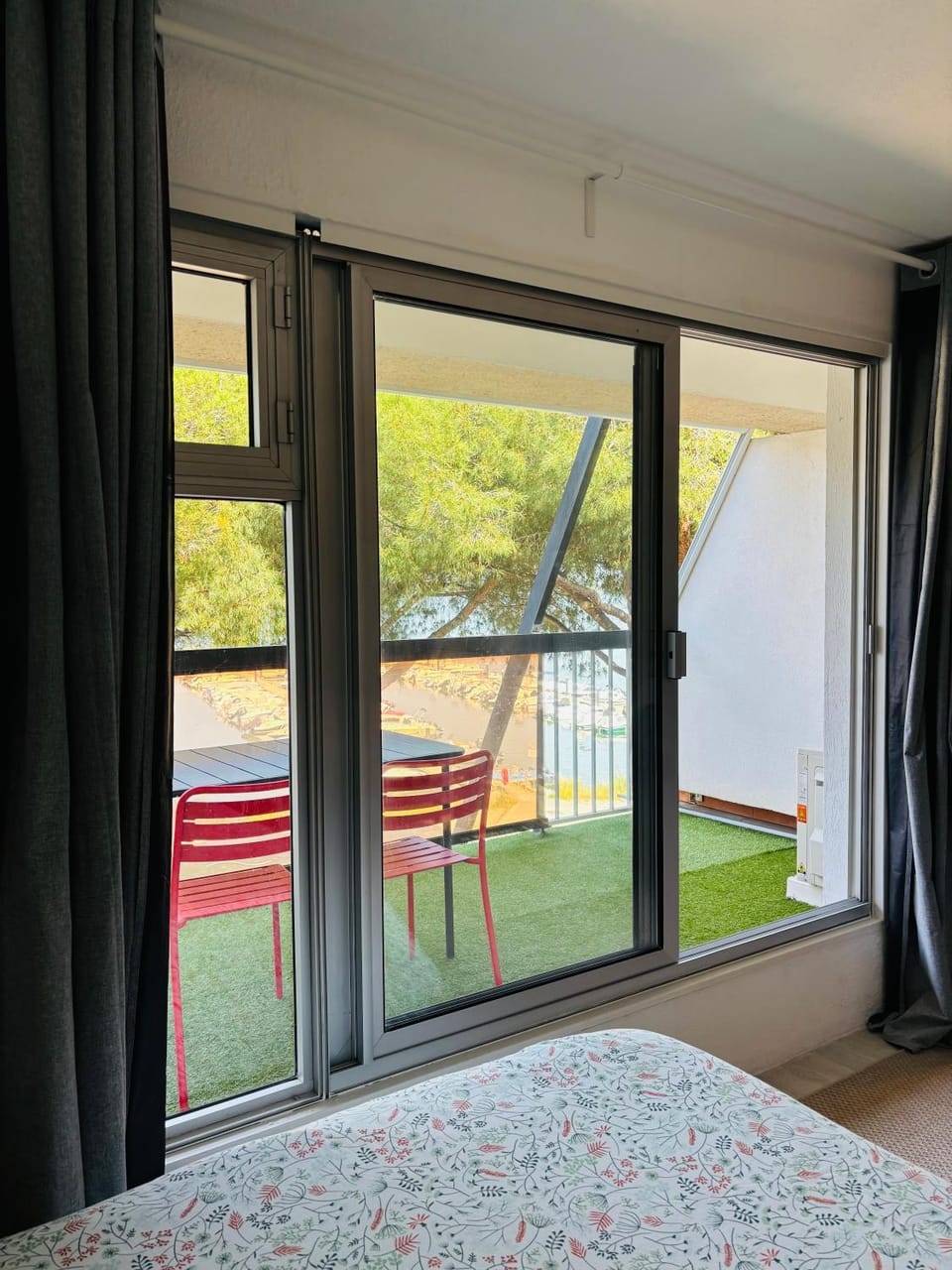 Studio vue berges avec piscine Apartment in La Grande-Motte
