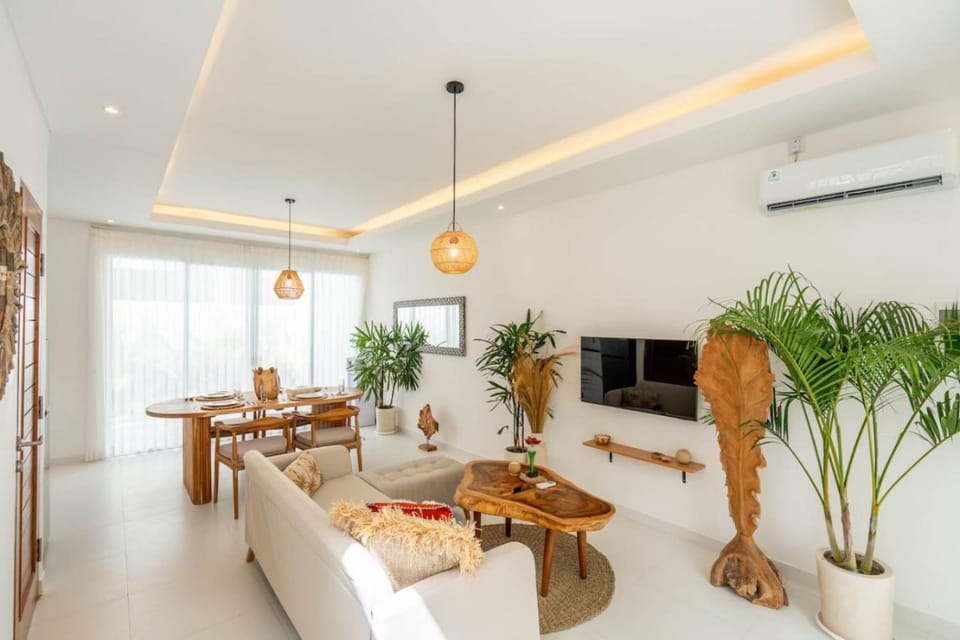 TV and multimedia, Living room, Seating area, Evening entertainment, air conditioner