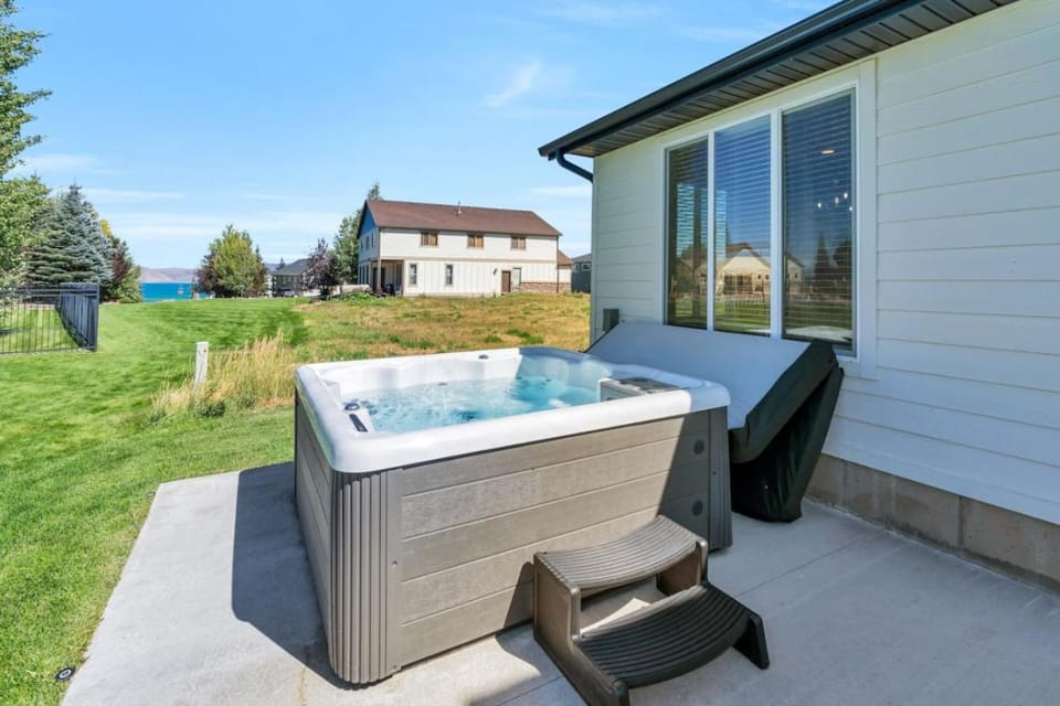 Dream Bear Lake Getaway w/ Hot Tub & Yard House in Garden City