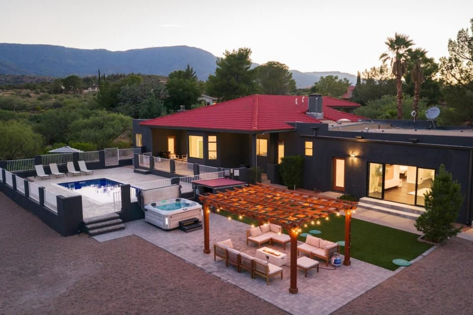 Luxury 5BR Cottonwood Retreat with Pool and Panoramic Views House in Cottonwood