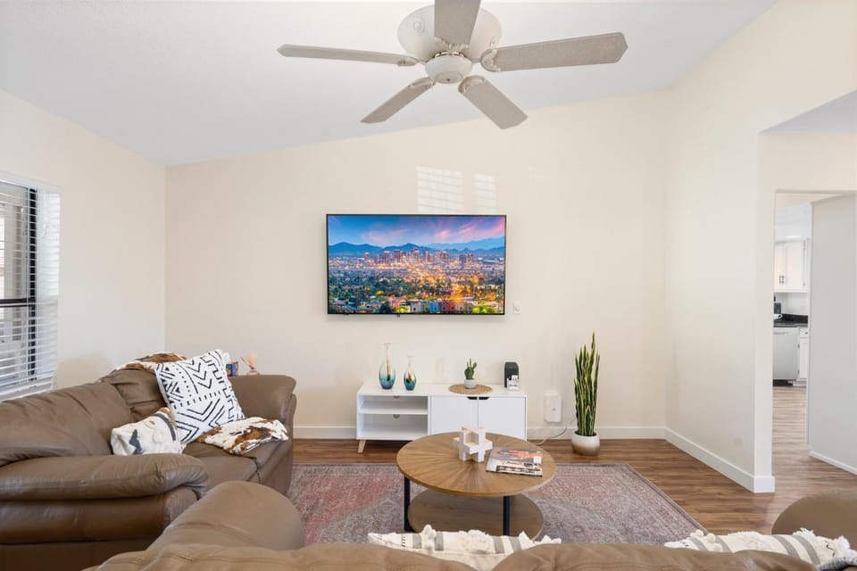 TV and multimedia, Living room, Seating area