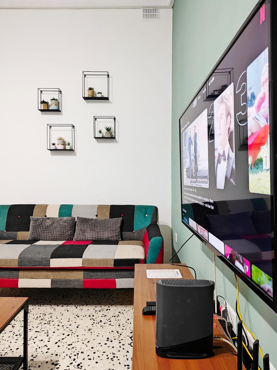 Communal lounge/ TV room, Communal lounge/ TV room, TV and multimedia, Living room, Seating area, Evening entertainment