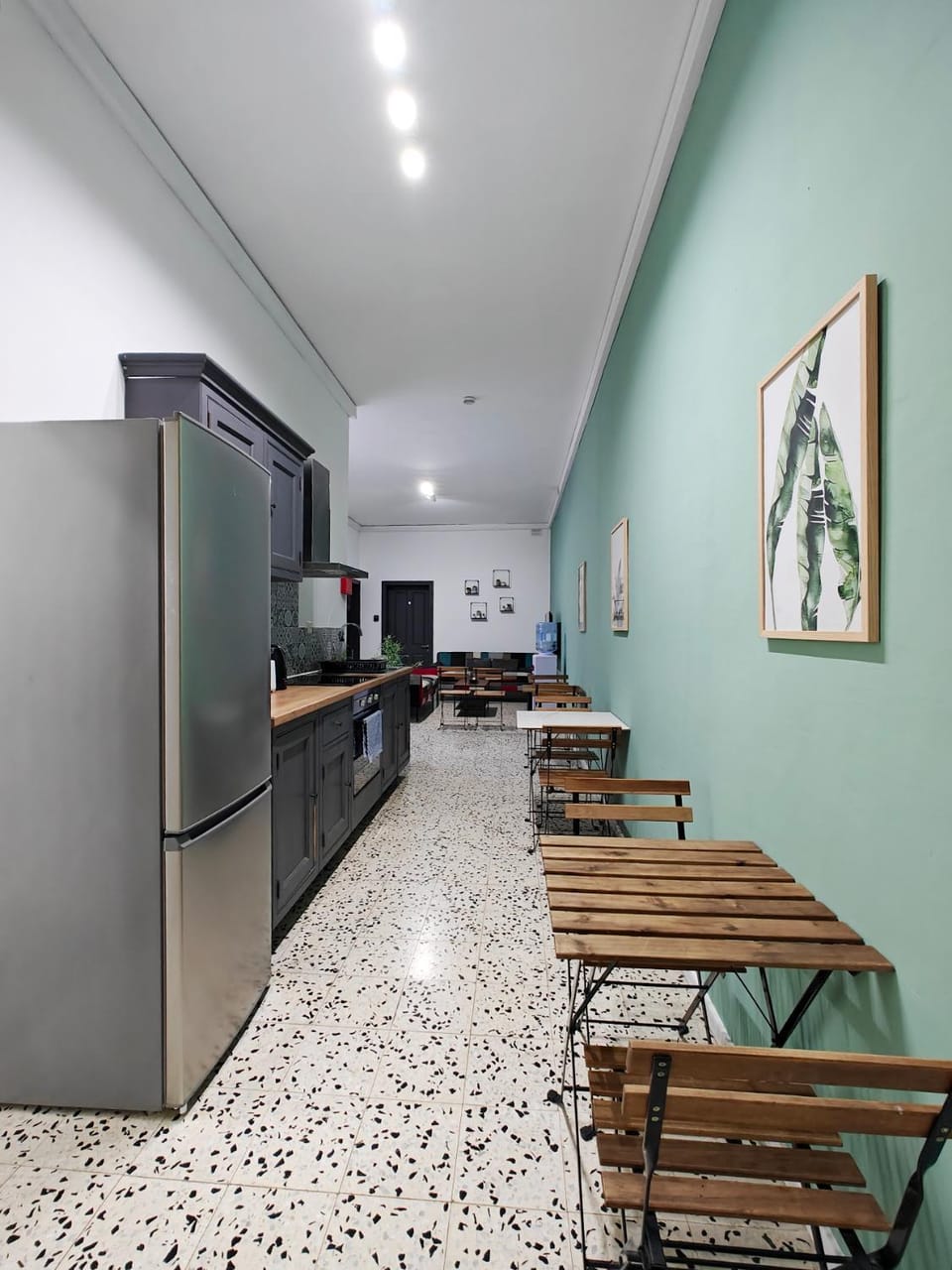 Kitchen or kitchenette, oven