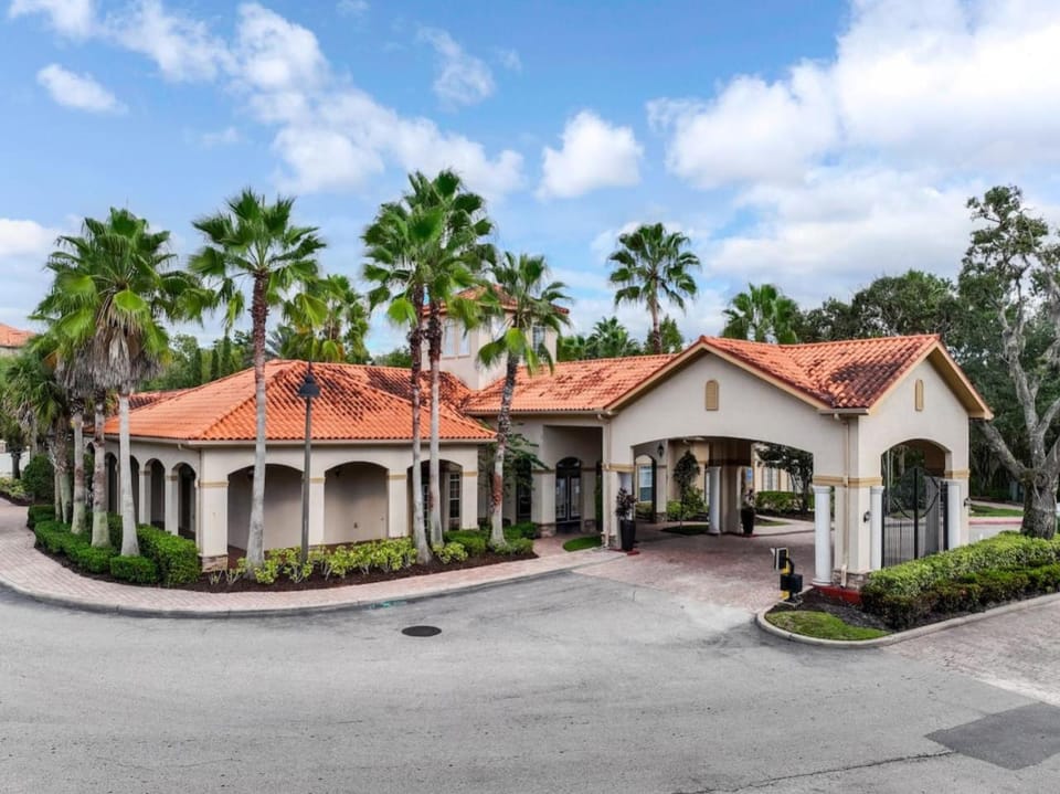 1361 Tuscana Resort Disney Orlando Davenport Apartment in Four Corners