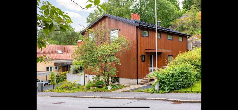 Property building, Day, Neighbourhood