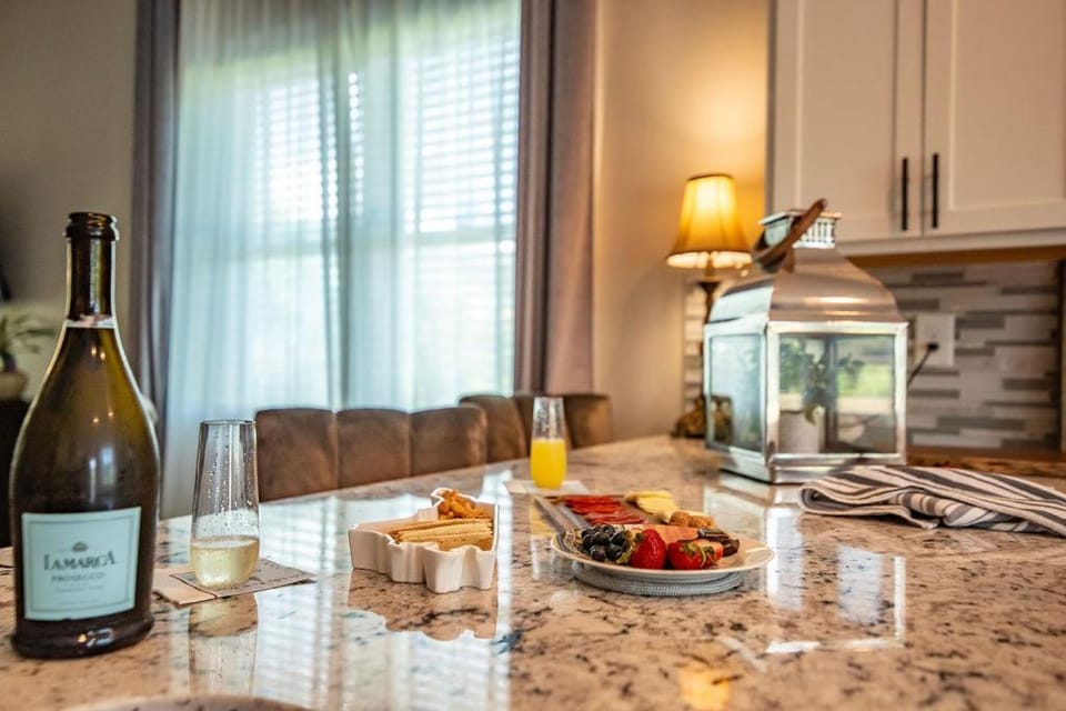 Kitchen or kitchenette, kitchen