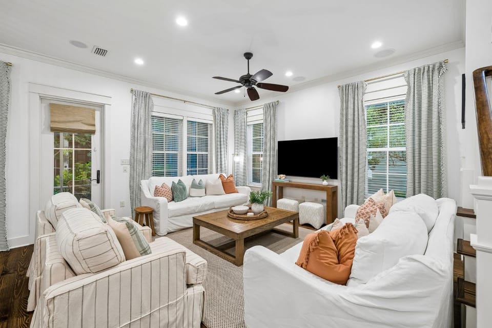 Patio, TV and multimedia, Living room, Family, pet friendly