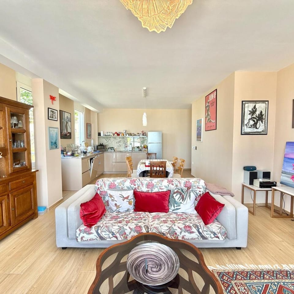 Pinjes Luxury Penthouse & Pool Apartment in Ulcinj