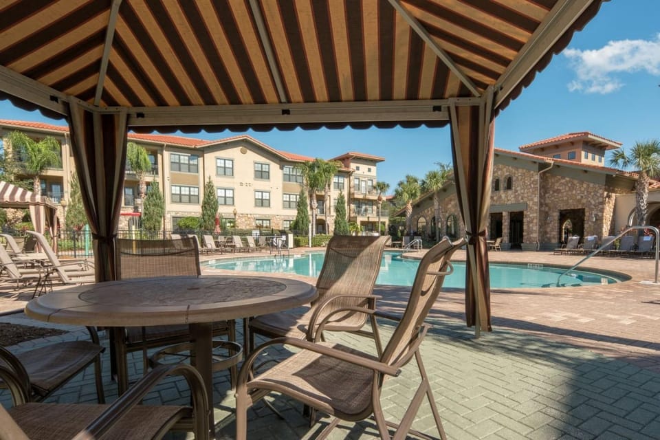 4 Bedroom Condo in Bella Piazza House in Four Corners