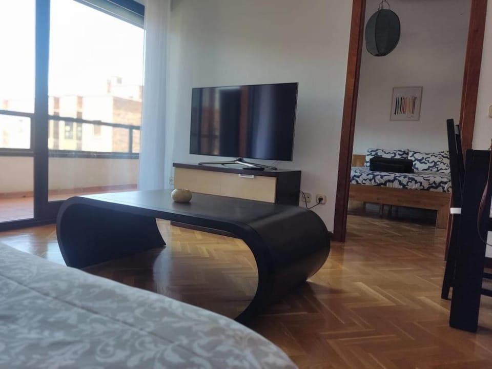 Apartmento con parking y piscina Madrid barajas ifema metropolitano Apartment in Madrid