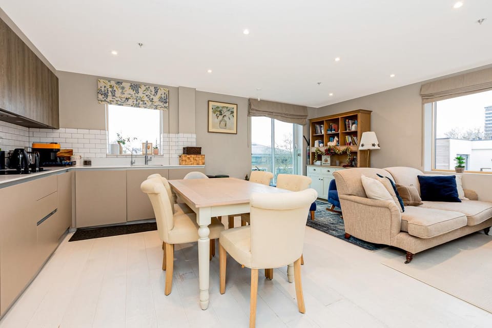 Living room, Seating area, Dining area