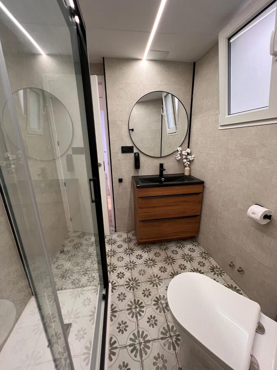 Shower, Bathroom, towels