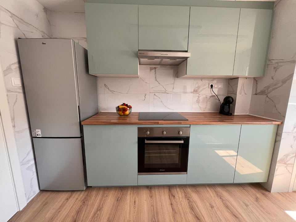 Kitchen or kitchenette, oven, stove