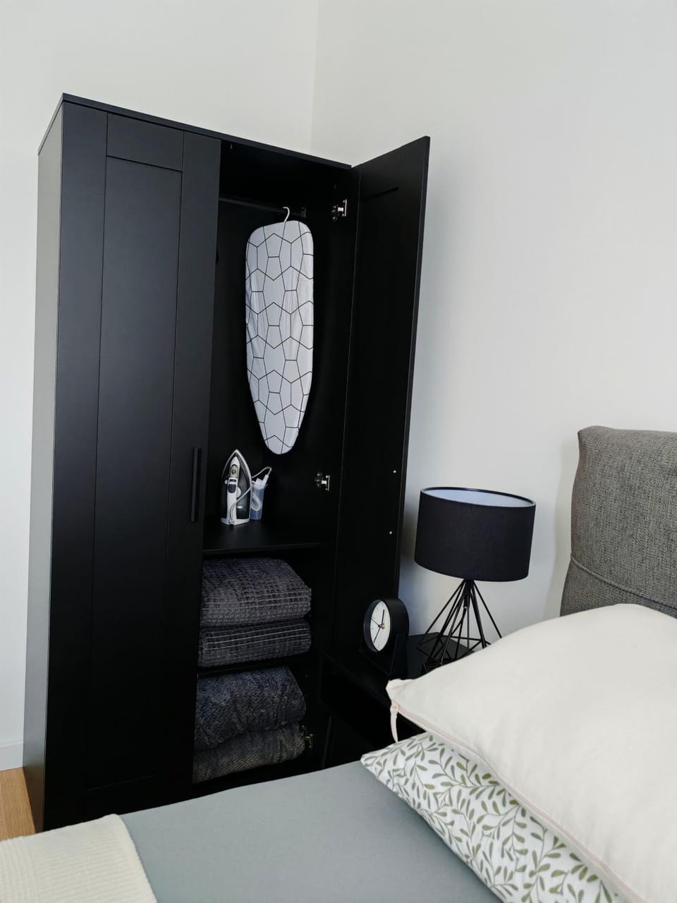 Bed, Photo of the whole room, Bedroom, wardrobe