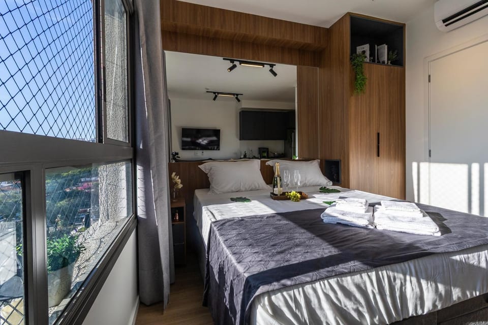 Bed, Photo of the whole room, Bedroom, air conditioner