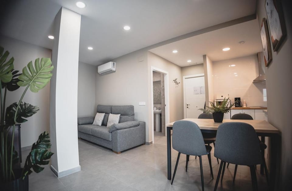 Kitchen or kitchenette, Living room, Seating area, Dining area
