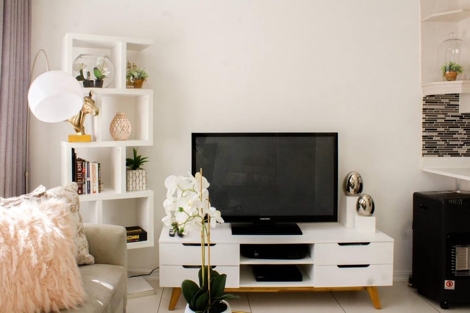 Communal lounge/ TV room, TV and multimedia, Living room