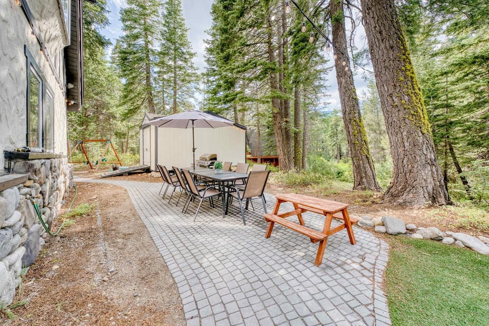 Homewood Hideaway Family Friendly plus EV Charger House in Lake Tahoe