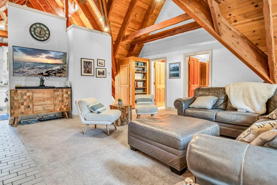 Homewood Hideaway Family Friendly plus EV Charger House in Lake Tahoe