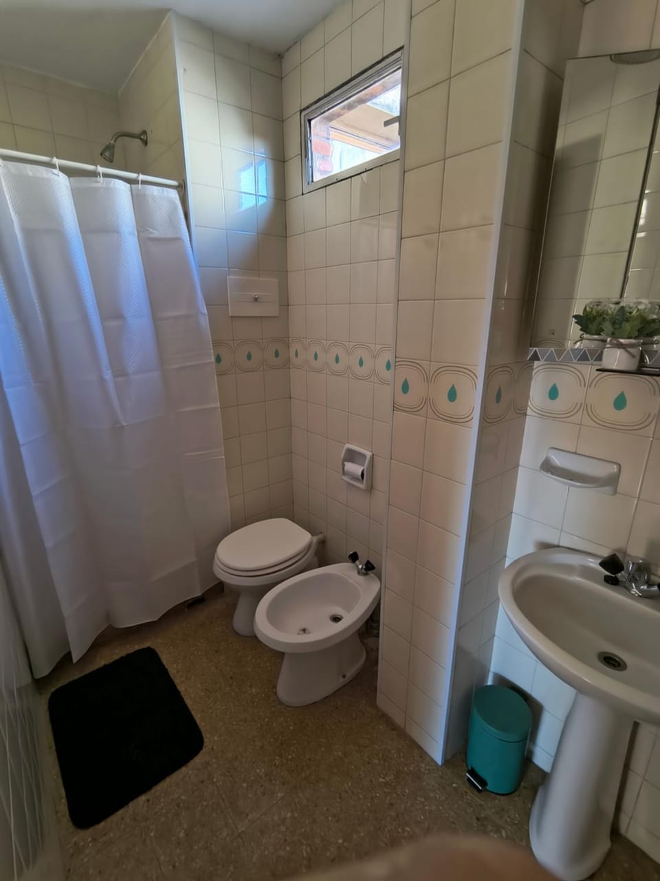 Shower, Bathroom, bidet, towels