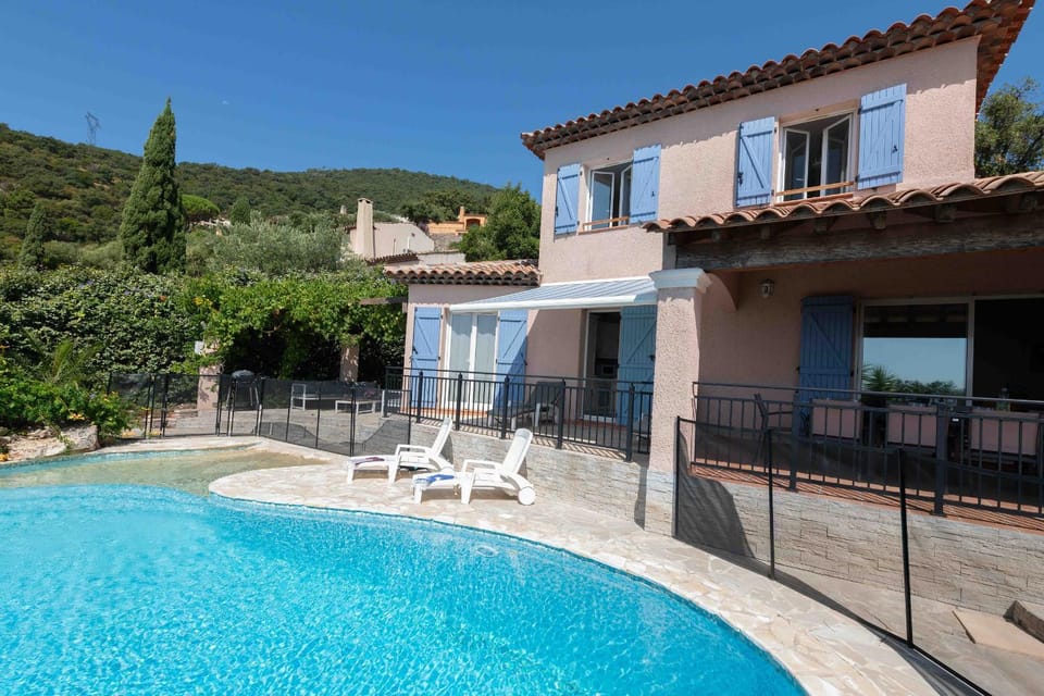 Patio, Facade/entrance, Swimming pool, sunbed