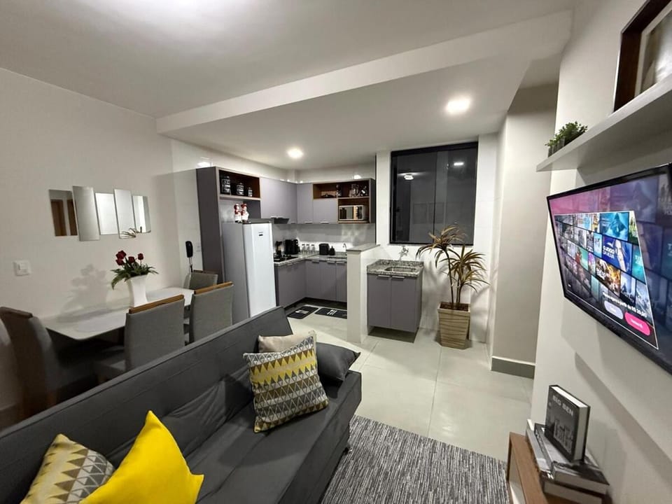 Lindo apto no térreo, prox shopping, padarias, mercados, farmácias e etc Apartment in State of Rio de Janeiro