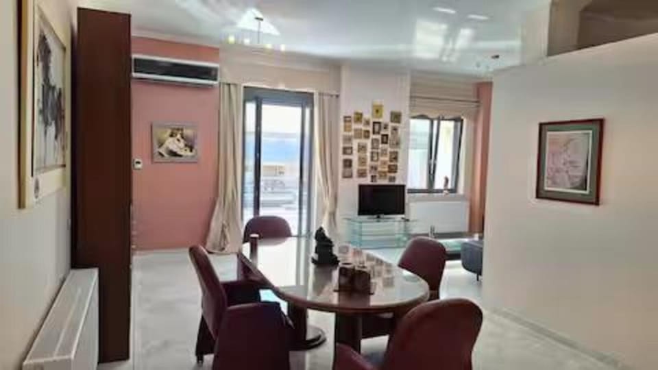 Living room, Dining area, air conditioner