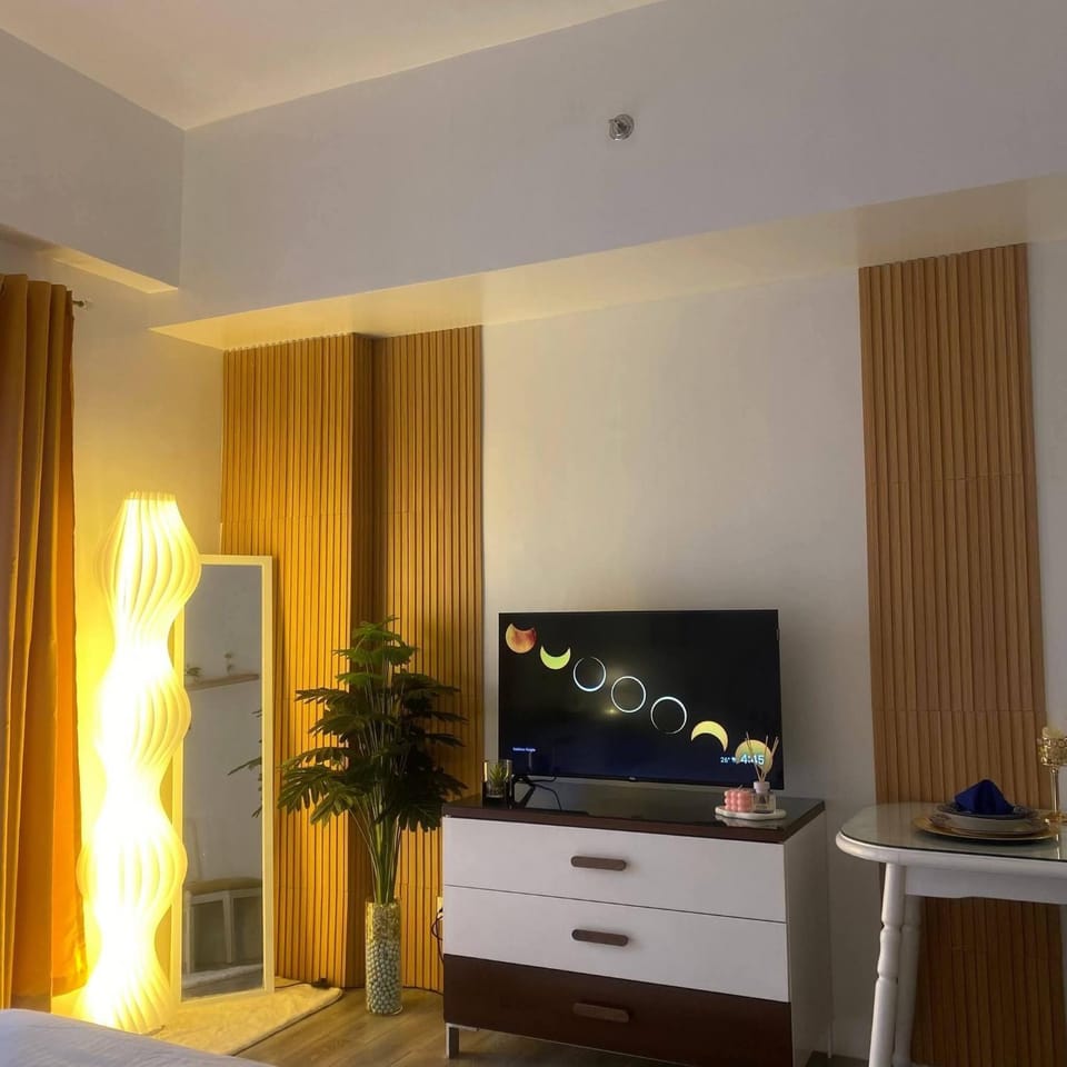 RJ Cozy Stays with pool, gym and free WiFi just 5 mins near Airport Resort in Lapu-Lapu City