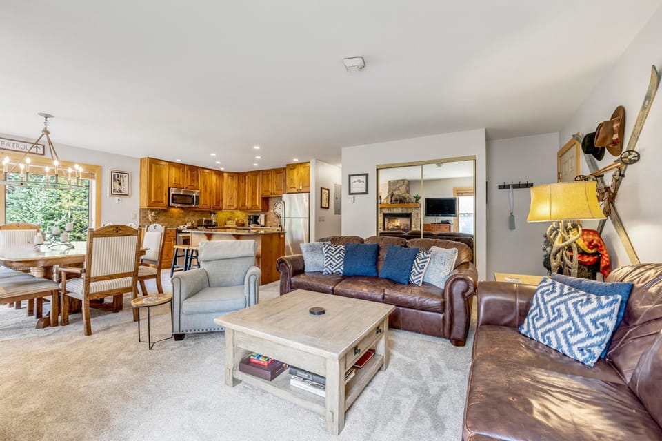 Kitchen or kitchenette, Living room, Dining area
