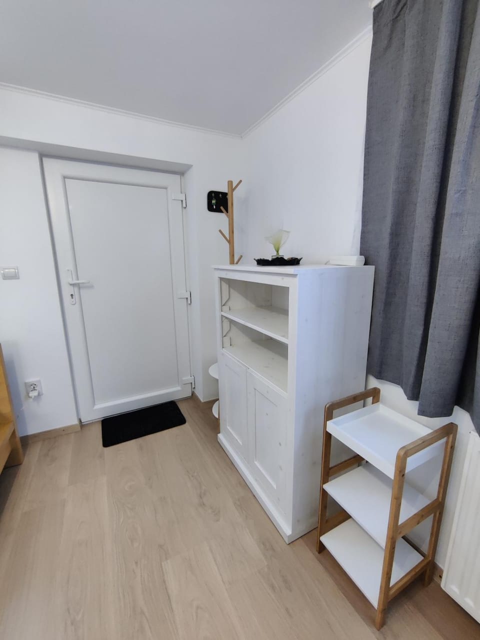 Saujana Studio - Lower Ground Retreat Bed and Breakfast in Hungary