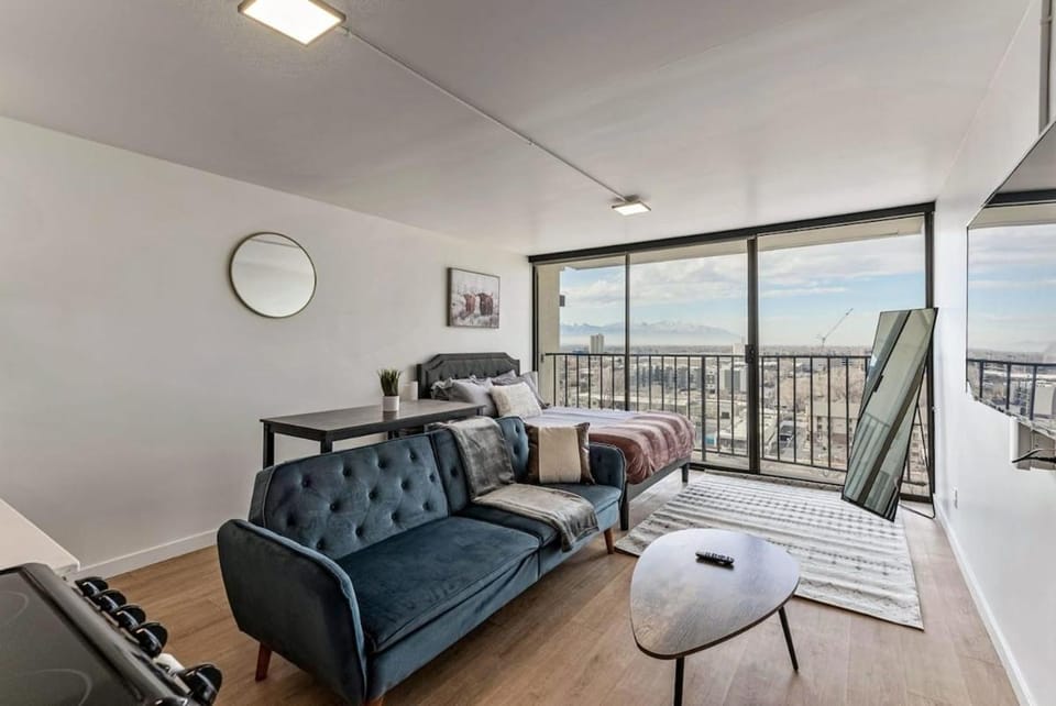 Stylish Downtown Studio Conference Rooms Free Pkg Gym Apartment in Salt Lake City