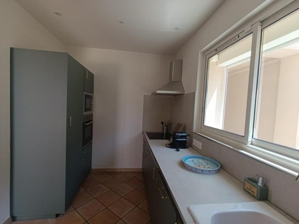 Villa Les Deux Sœurs Bord de mer et Jacuzzi Villa in La Seyne-sur-Mer