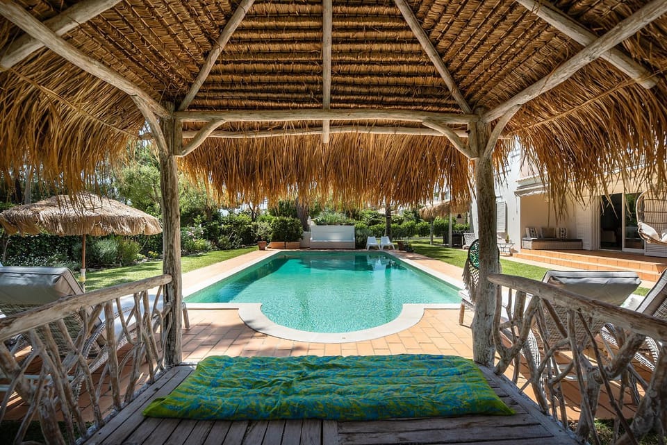 Garden view, Pool view, Swimming pool, sunbed
