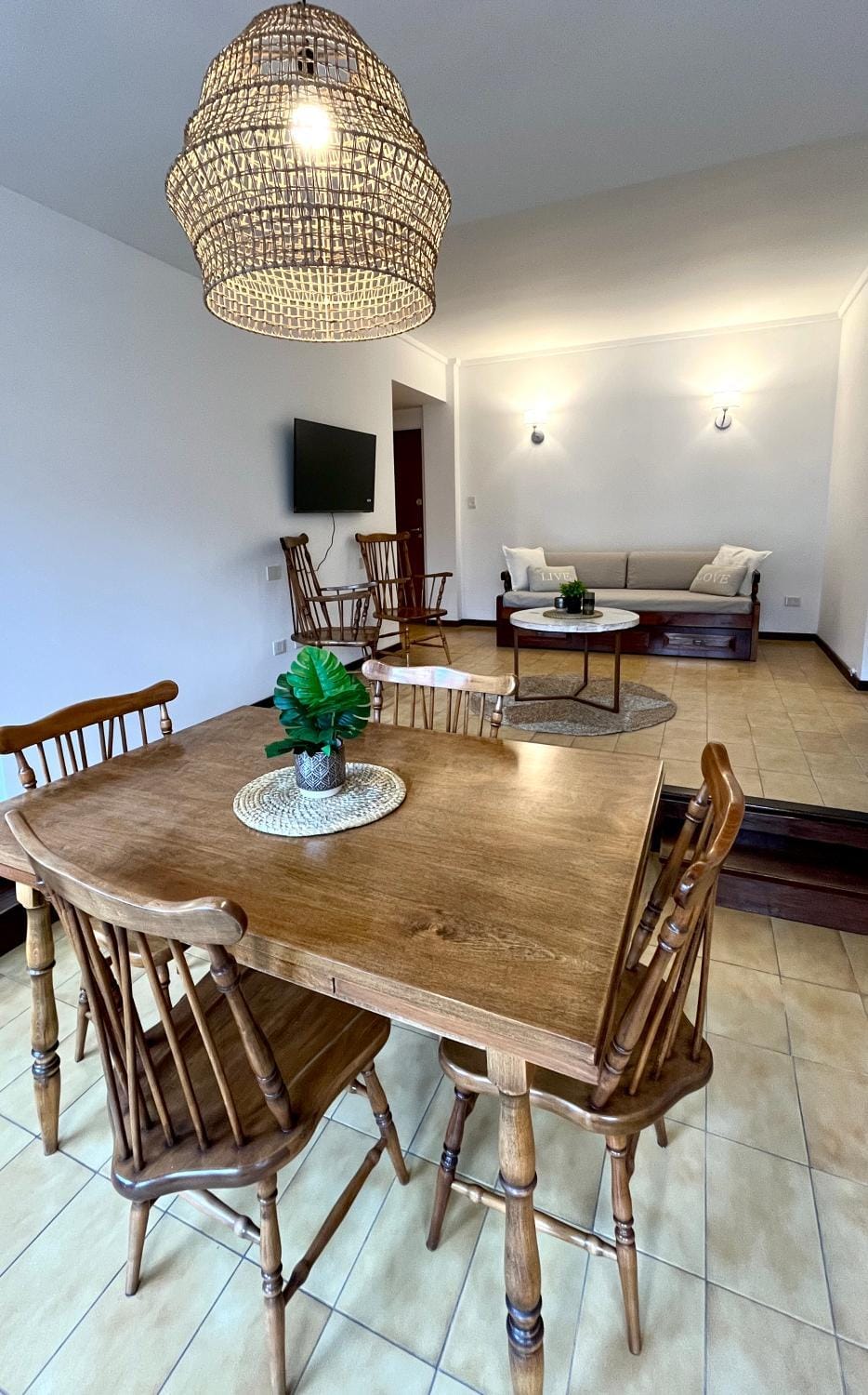 Seating area, Dining area