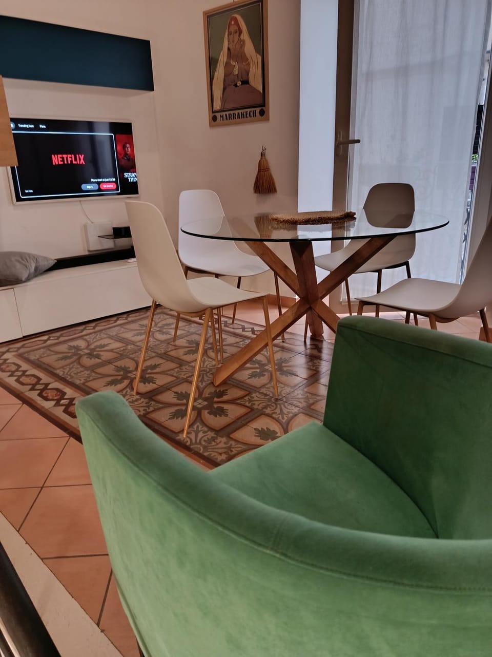 Communal lounge/ TV room, TV and multimedia, Living room, Dining area