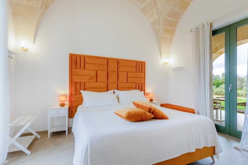 Bed, View (from property/room), Bedroom, Inner courtyard view