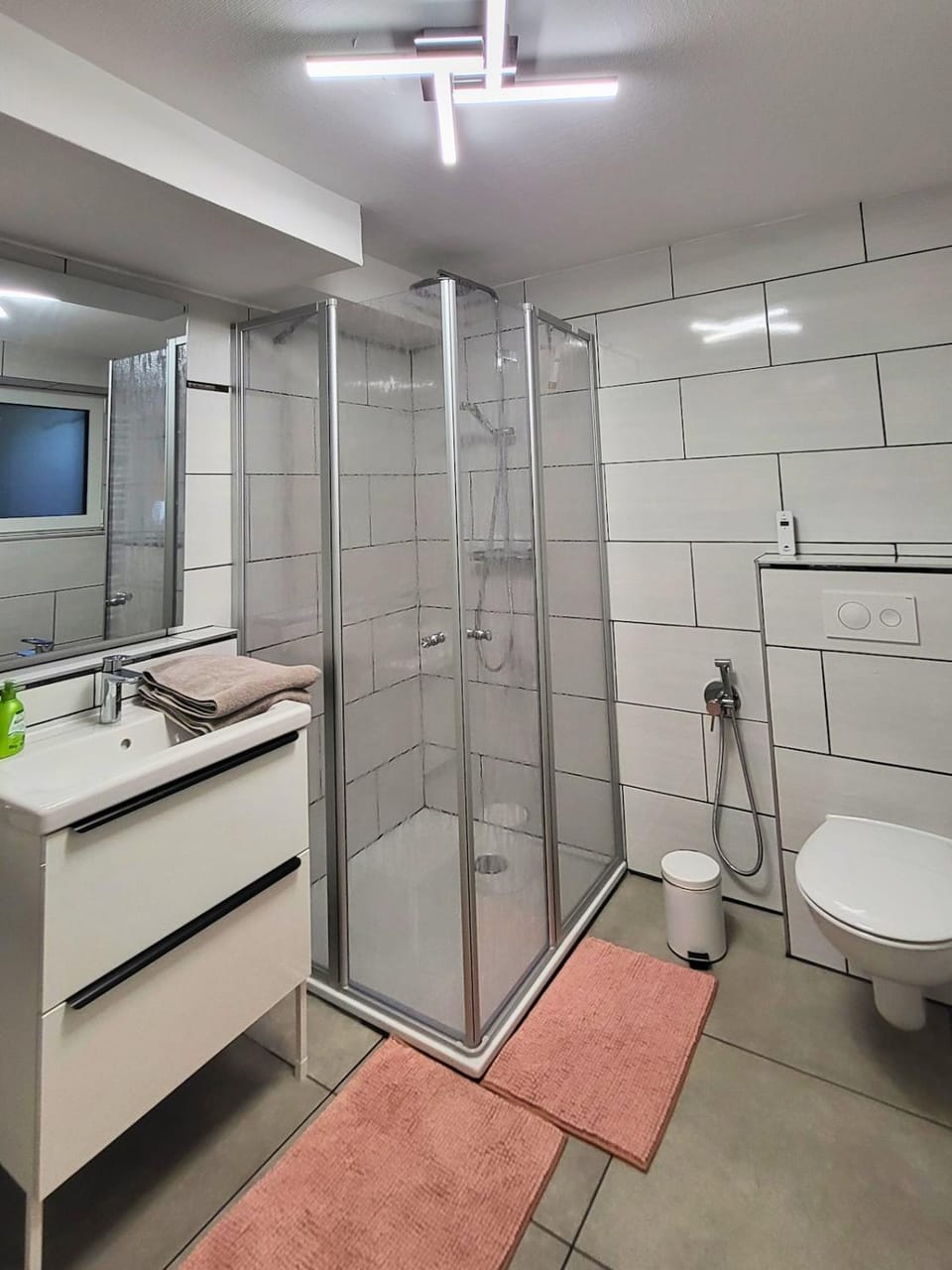 Shower, Toilet, Bathroom