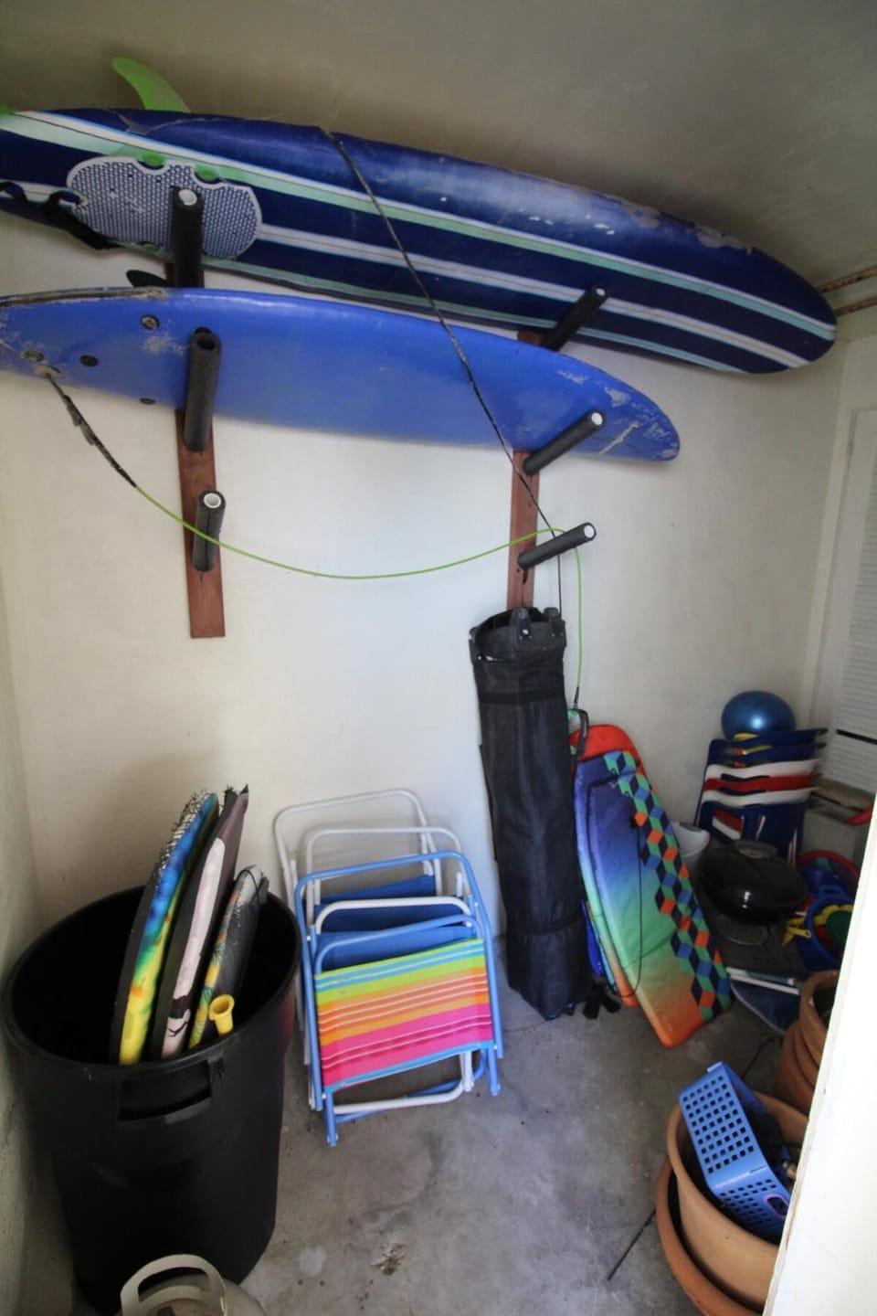 Mission Beach Bayside Beachy Duplex Flat- 2br 1ba- Sleeps 6 Steps to Beach Bay and Belmont Park House in Mission Beach