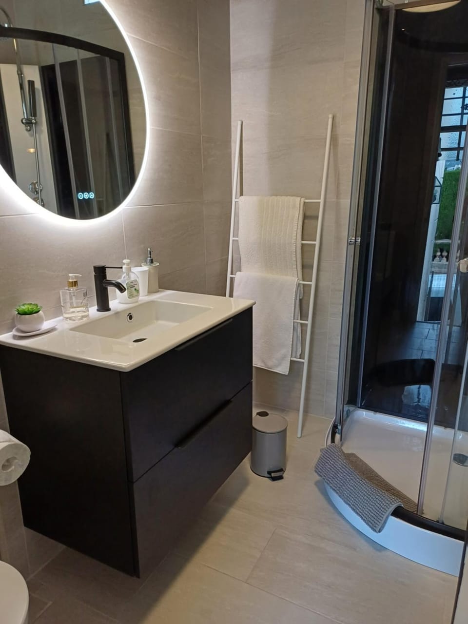 Shower, Bathroom