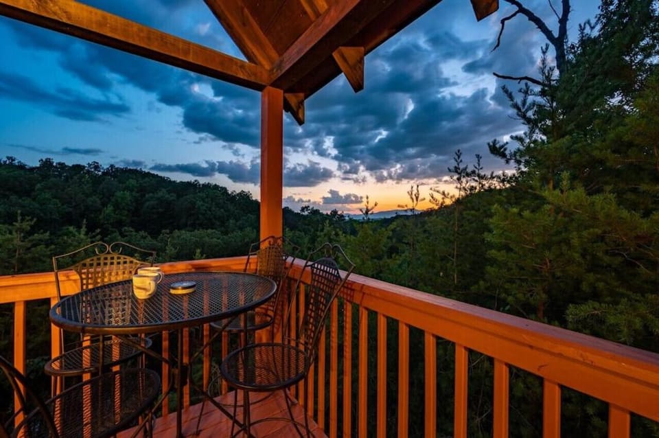 Kick Back Shack by Avada Properties House in Sevier County