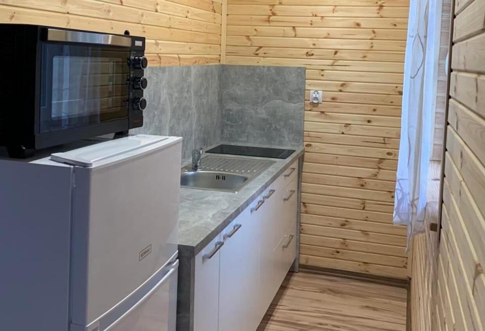 Kitchen or kitchenette, oven