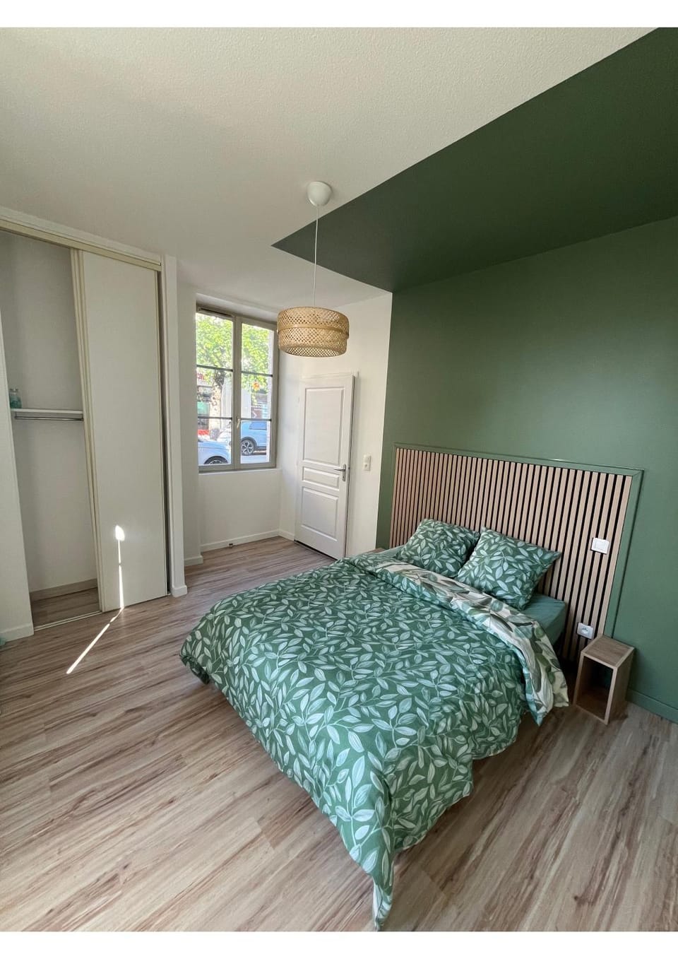 Photo of the whole room