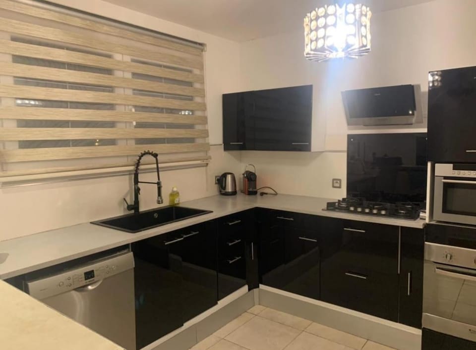 Maison jardin barbecue parking Villa in Montbéliard