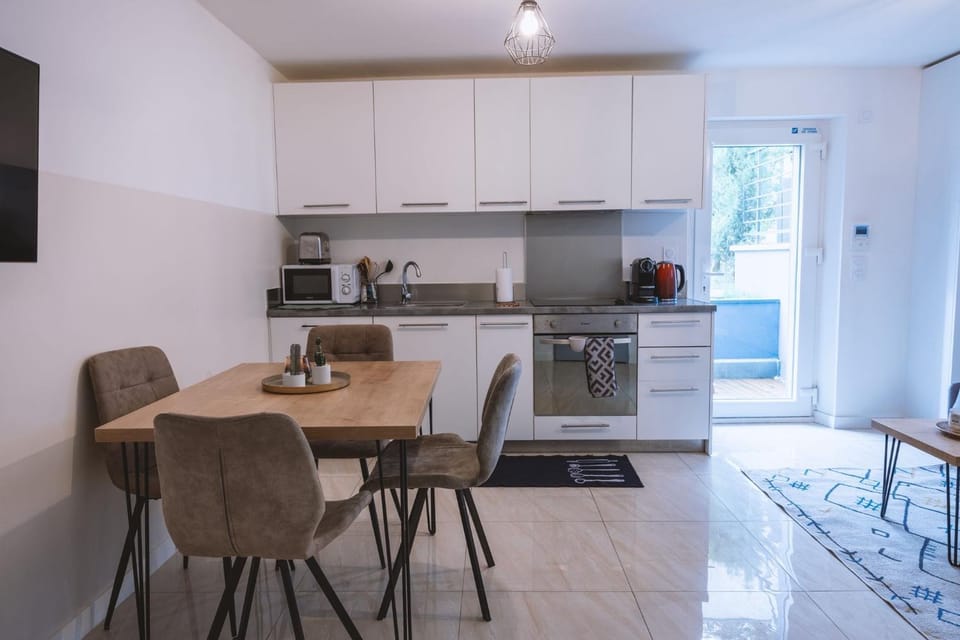 Charment 2 Pièces tout équipé Proche Centre Ville Apartment in Thonon-les-Bains