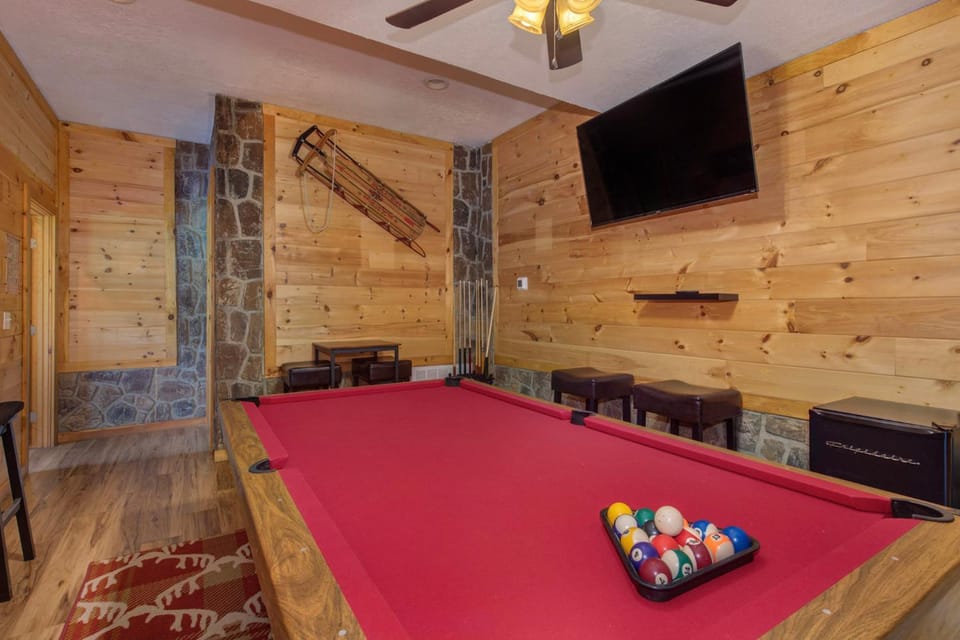 Mystic Mountain Lodge By Avada Properties House in Pigeon Forge