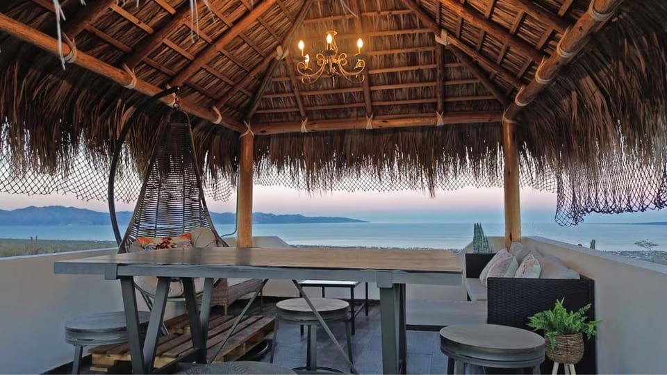 Day, Natural landscape, Balcony/Terrace, Dining area, Sea view