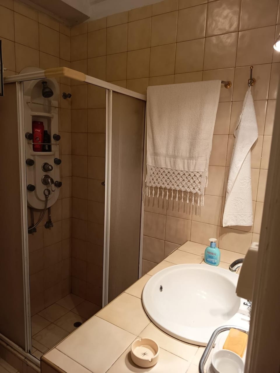 Shower, Bathroom, towels