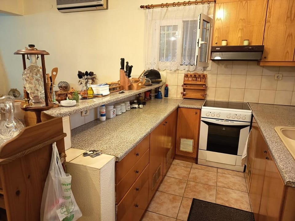 Kitchen or kitchenette, Dining area, minibar, oven, pet friendly, stove