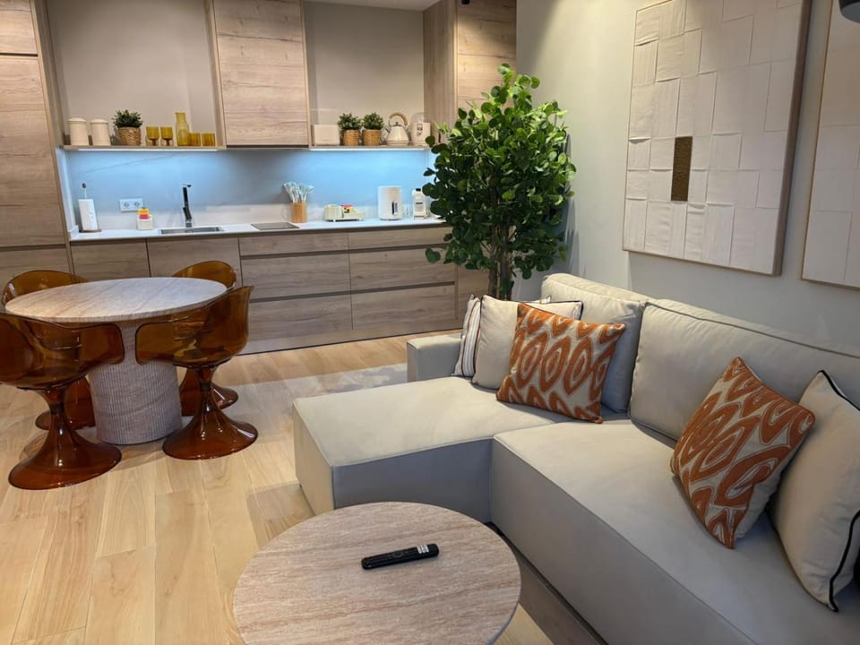 Kitchen or kitchenette, Living room, Seating area