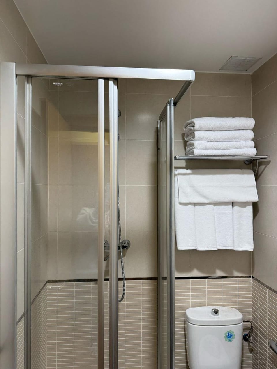 Shower, Bathroom, towels